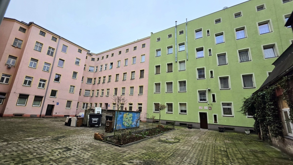 Odrestaurowana kamienica, 2 pok. I piętro