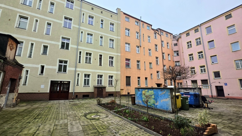 Odrestaurowana kamienica, 2 pok. I piętro