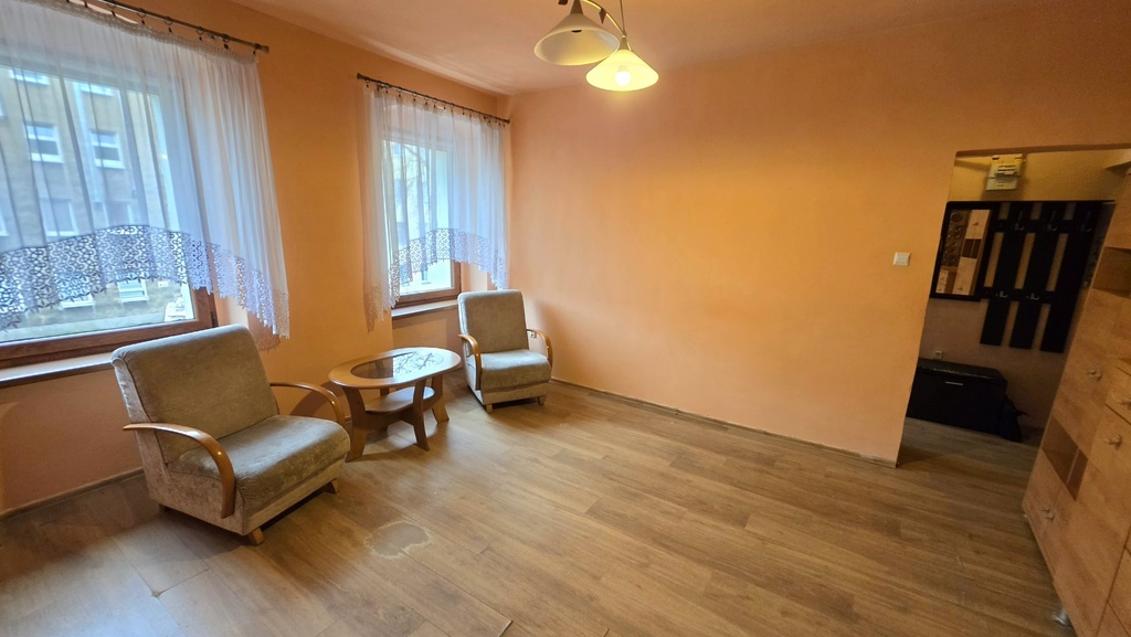 Odrestaurowana kamienica, 2 pok. I piętro