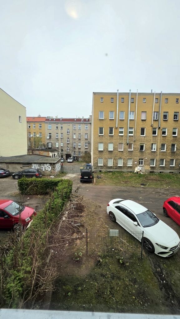 Odrestaurowana kamienica, 2 pok. I piętro