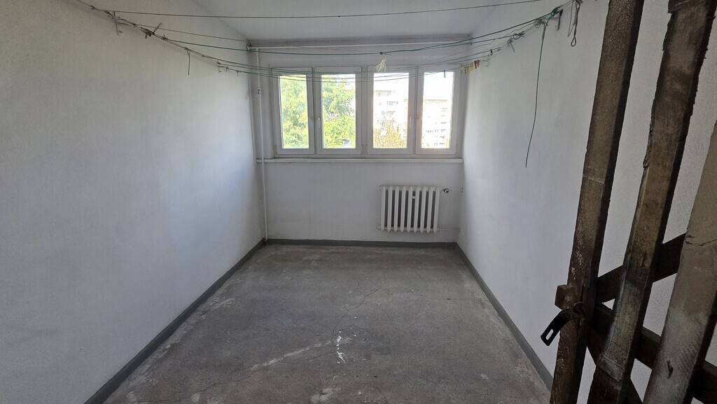 3. pokoje + 18m2 strych, po remoncie, przy Hanza