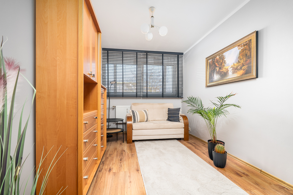 3. pokoje + 18m2 strych, po remoncie, przy Hanza