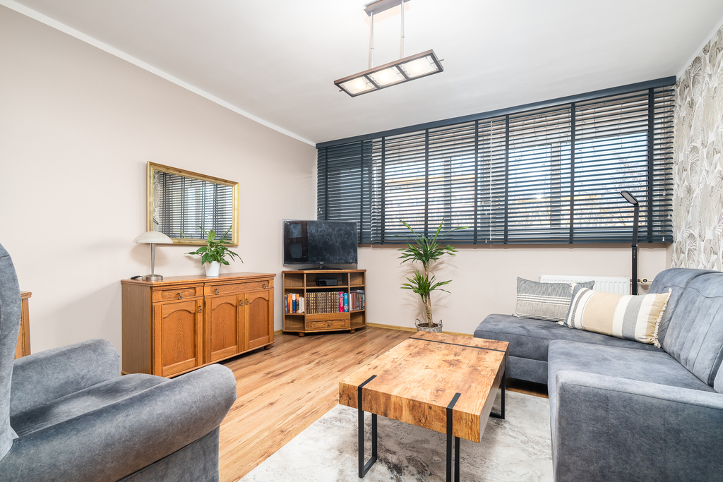 3. pokoje + 18m2 strych, po remoncie, przy Hanza