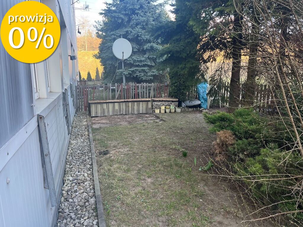 2/3 pokoje, kuchnia ze spiżarnią, ogródek, do rem.