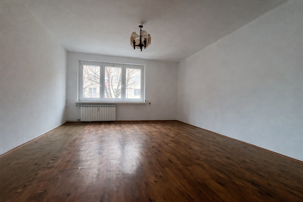 2 pok z aneksem/1 pok z widną kuchnią, piwnica 4m²