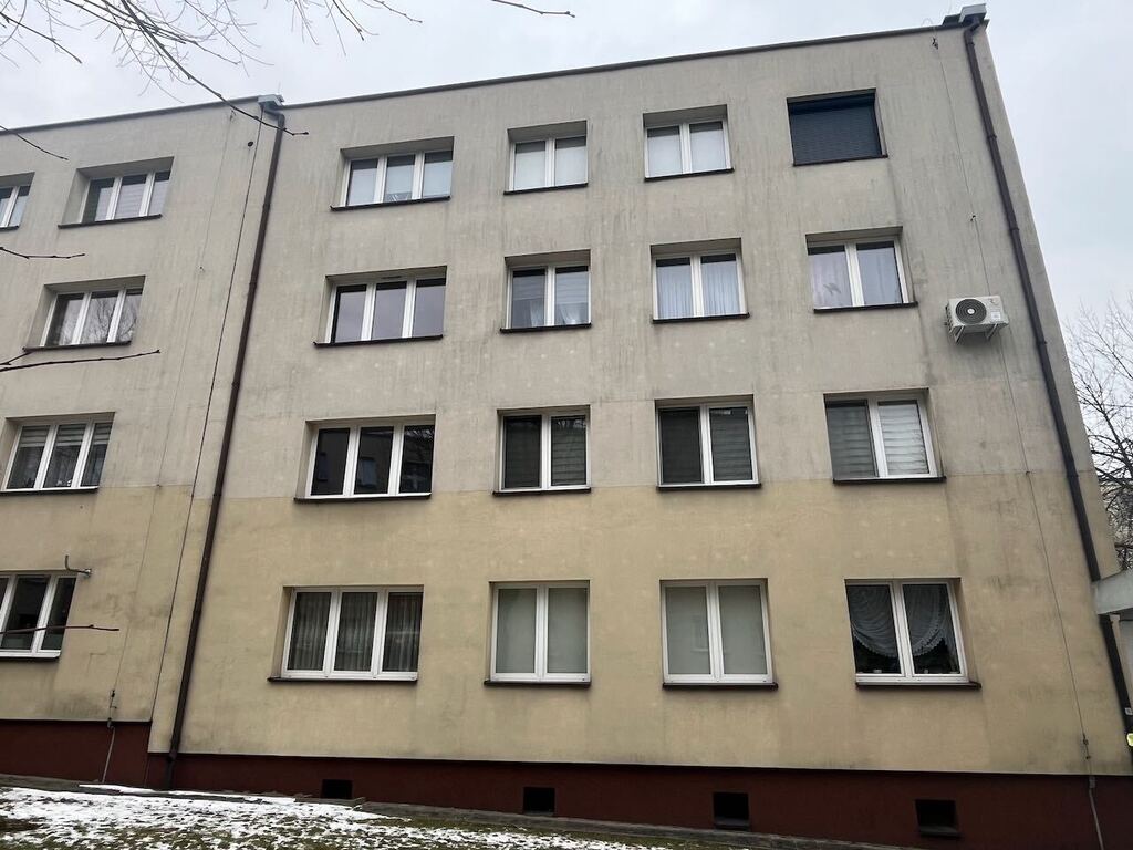 2 pok z aneksem/1 pok z widną kuchnią, piwnica 4m²