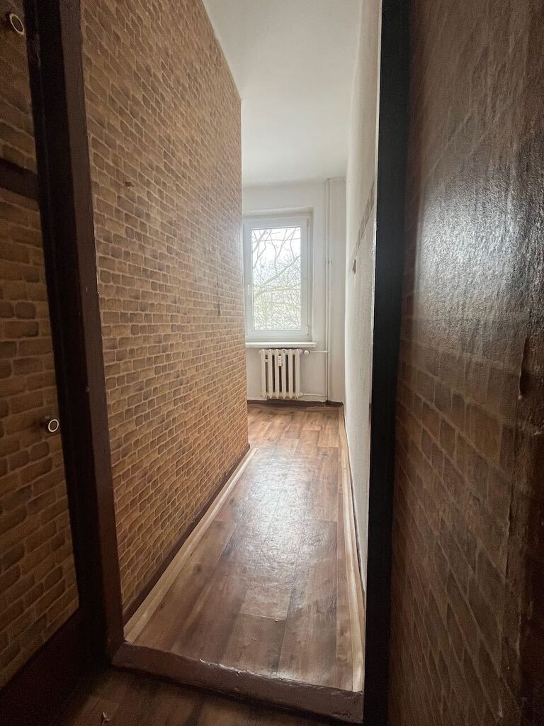 2 pok z aneksem/1 pok z widną kuchnią, piwnica 4m²