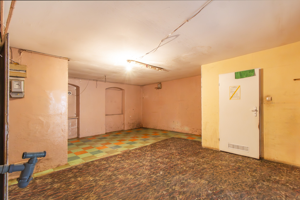 Twój biznes, 110 m² i 4 własne miejsca na auta!