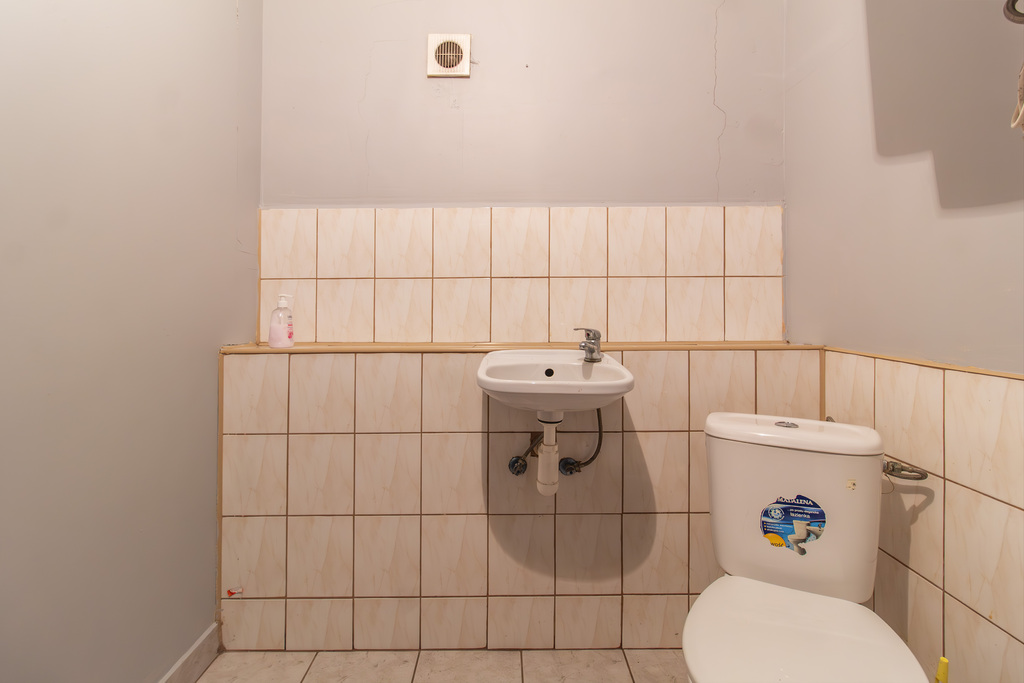 Twój biznes, 110 m² i 4 własne miejsca na auta!