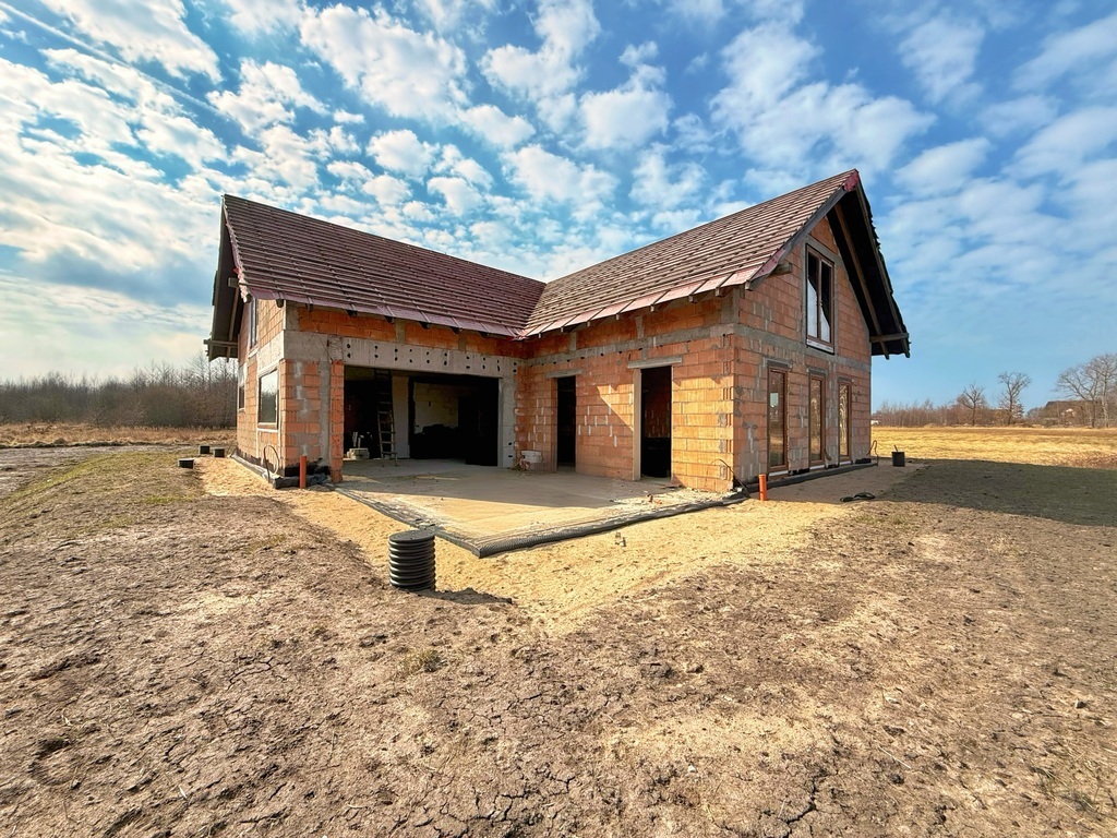 Ekskluzywny dom do wykończenia 1,5 km od Bałtyku!