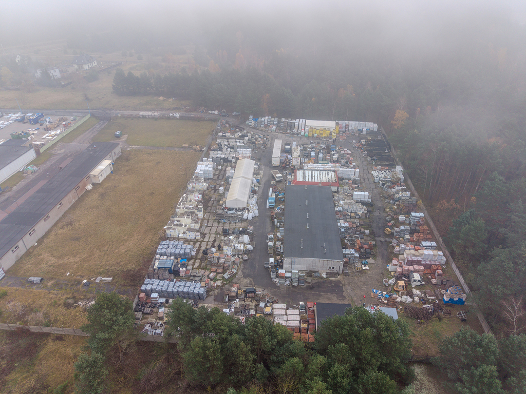 Teren produkcyjny 7260 m2 z magazynem