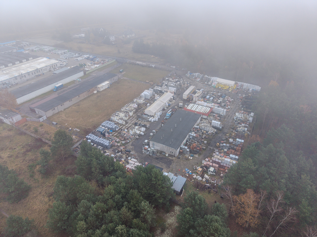 Teren produkcyjny 7260 m2 z magazynem