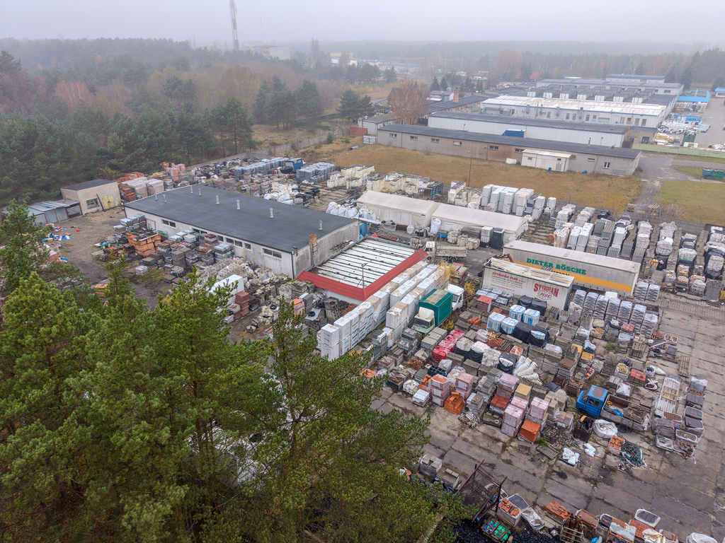 Teren produkcyjny 7260 m2 z magazynem