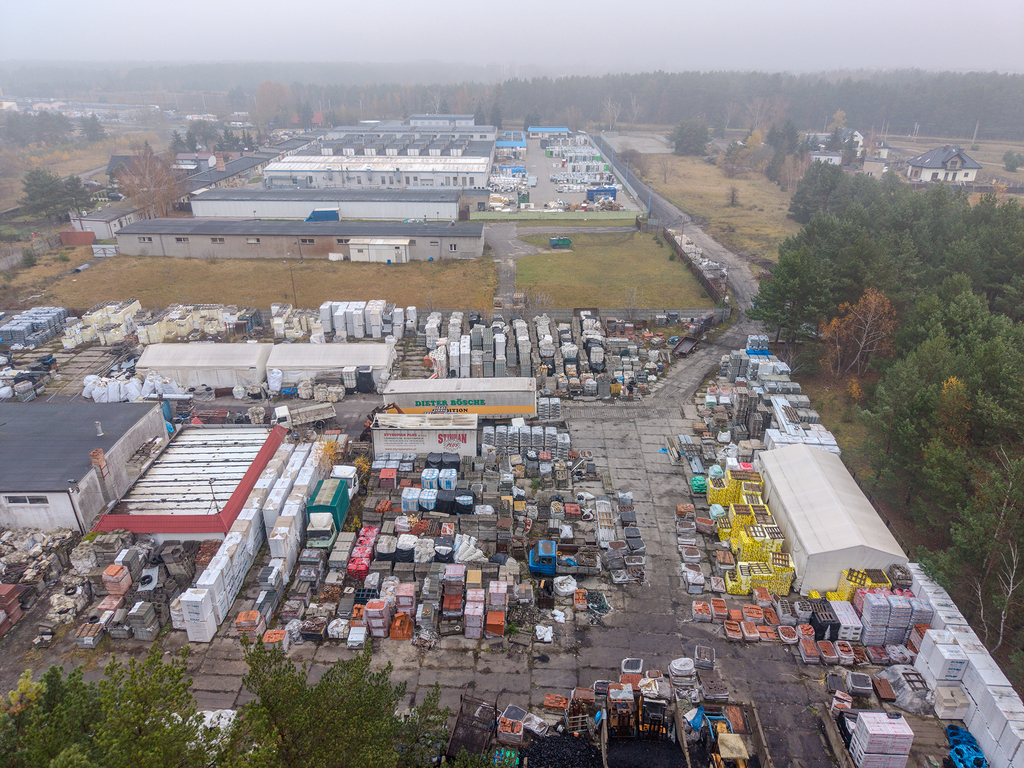 Teren produkcyjny 7260 m2 z magazynem
