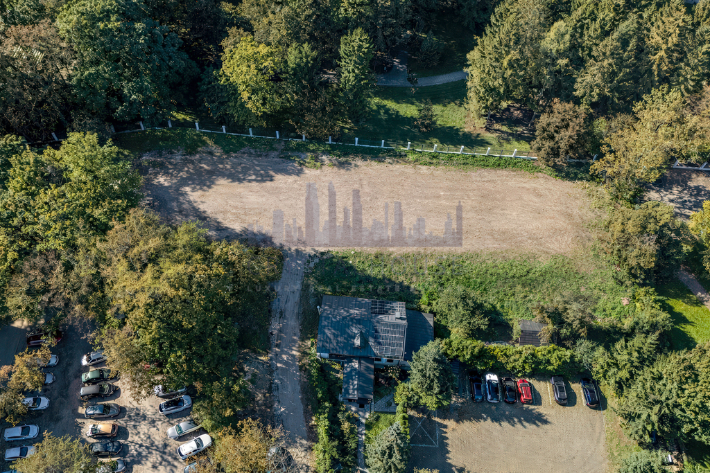 Teren inwestycyjny graniczący z Parkiem Zdrojowym