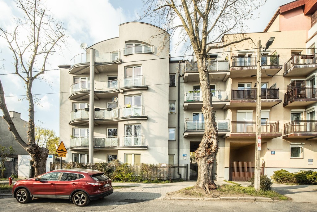 Przestrzenne mieszkanie dwupoziomowe plus parking