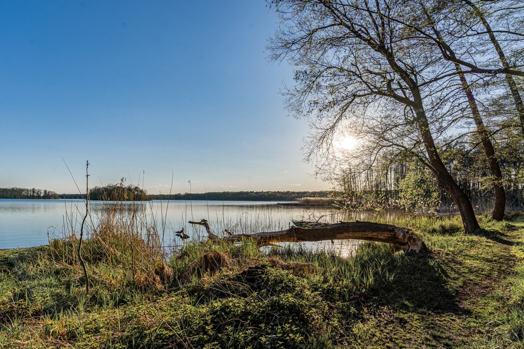 Twoja przestrzeń nad  jeziorem i biznes w jednym
