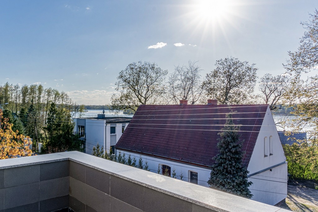 Twoja przestrzeń nad  jeziorem i biznes w jednym