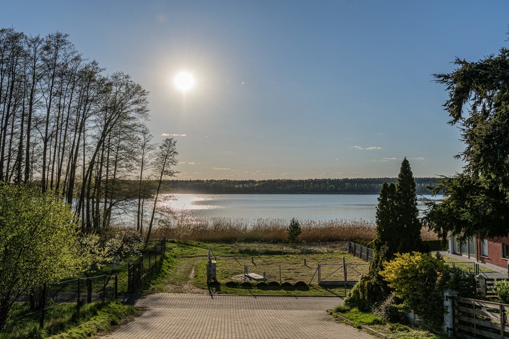 Twoja przestrzeń nad  jeziorem i biznes w jednym