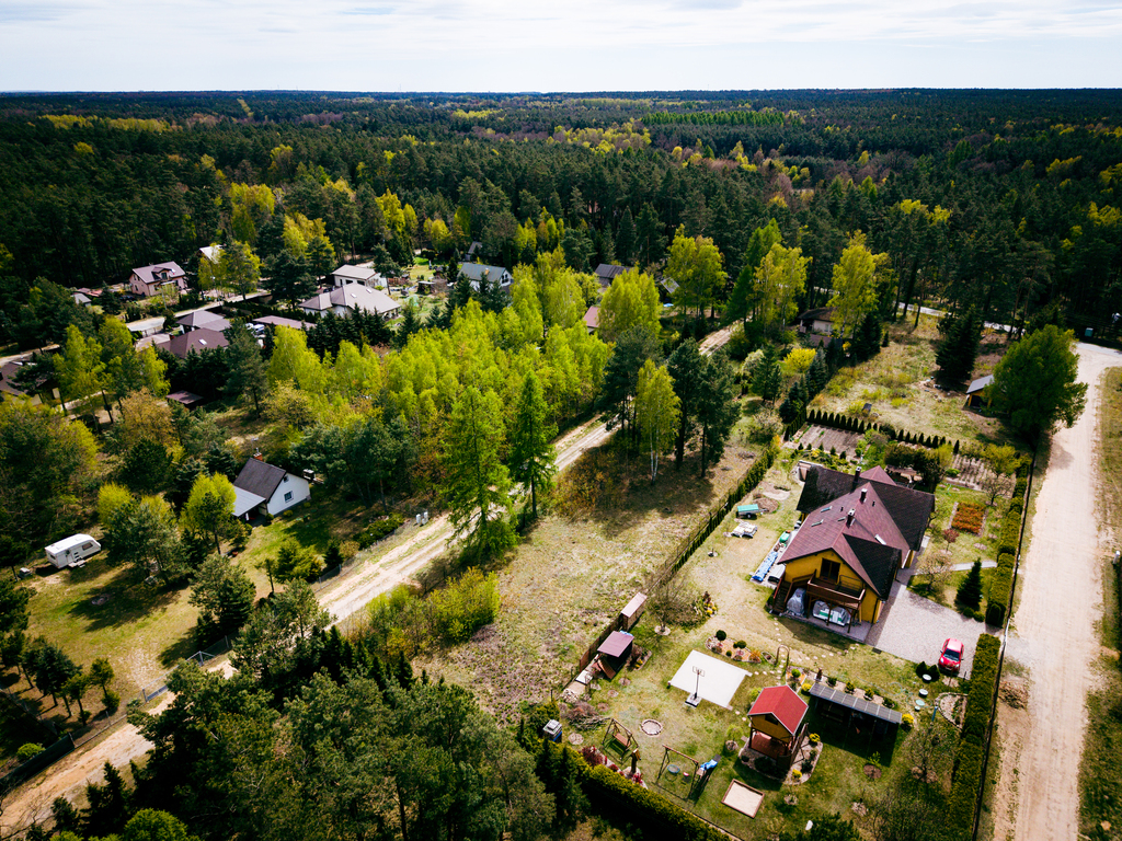 Enklawa pod Łodzią – Działka 1365 m² w Orlej