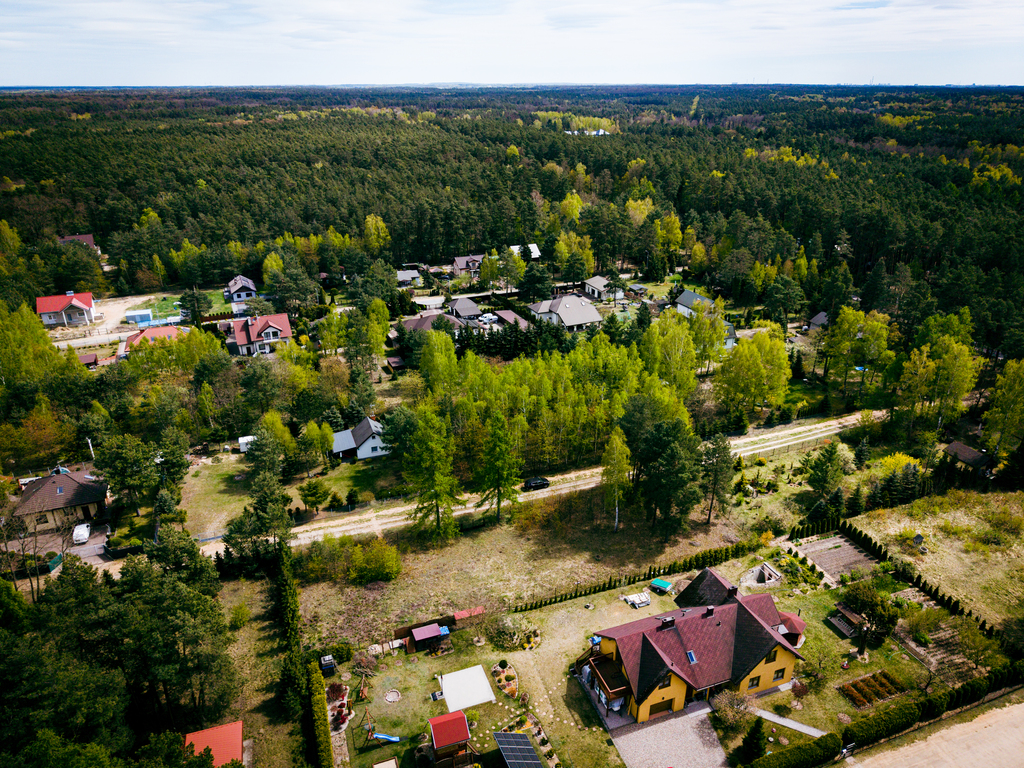 Enklawa pod Łodzią – Działka 1365 m² w Orlej