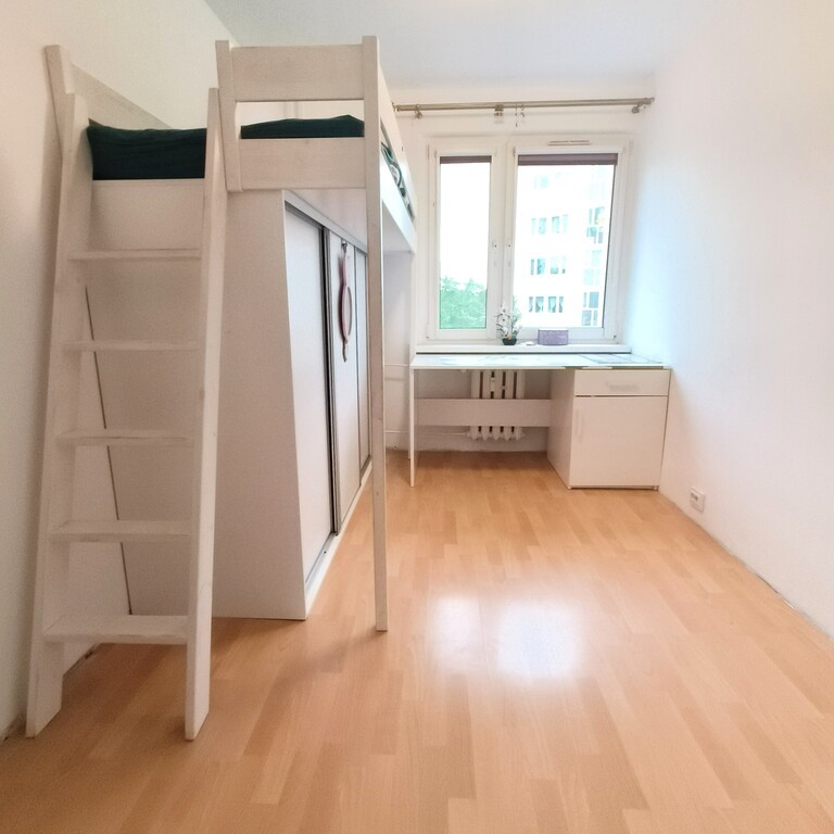 Zdroje, 4-pokojowe mieszkanie na sprzedaż.