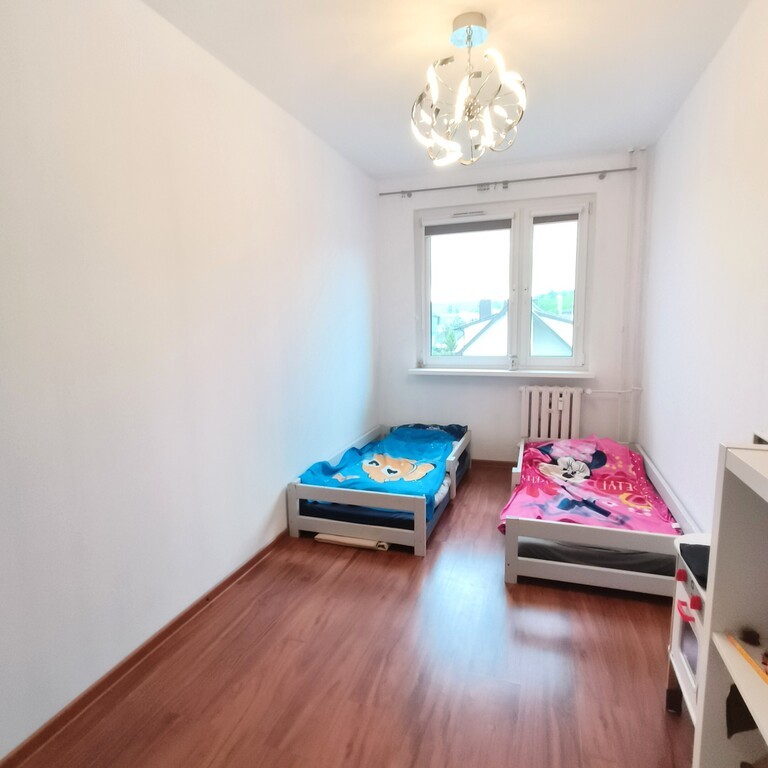 Zdroje, 4-pokojowe mieszkanie na sprzedaż.