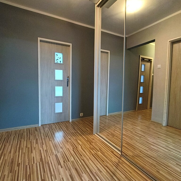 Zdroje, 4-pokojowe mieszkanie na sprzedaż.