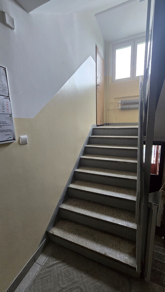 2 pokoje, balkon, parter-os. Słoneczne