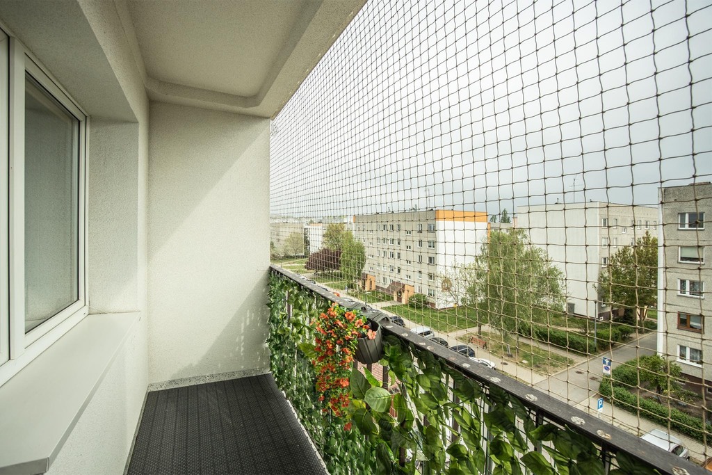 Słoneczna loggia i trzy pokoje w sercu Olechowa
