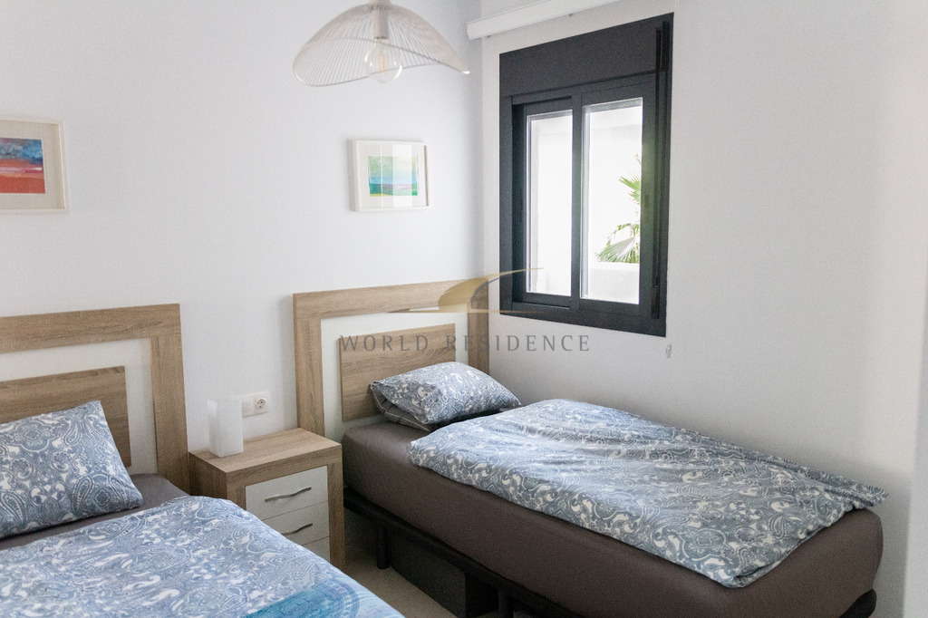 Apartament z dużym tarasem i widokiem na morze