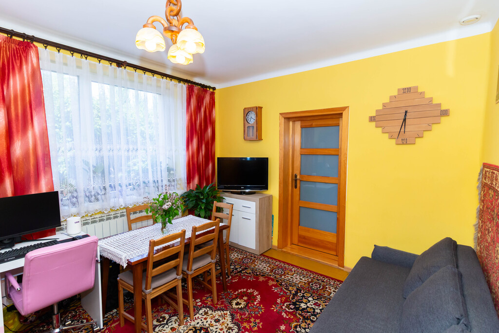 Dom po remoncie 106,5m2 działka 2873m2 + choinki