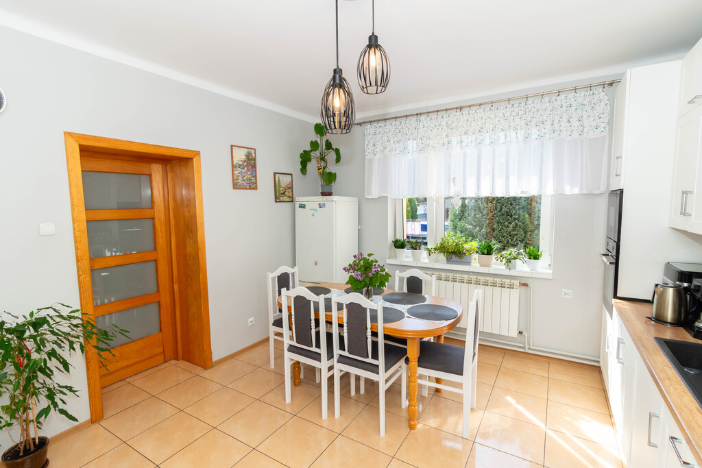 Dom po remoncie 106,5m2 działka 2873m2 + choinki