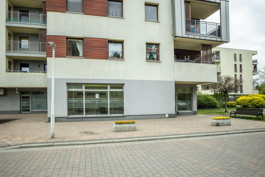 Prestiżowy lokal z monitoringiem i parkingiem