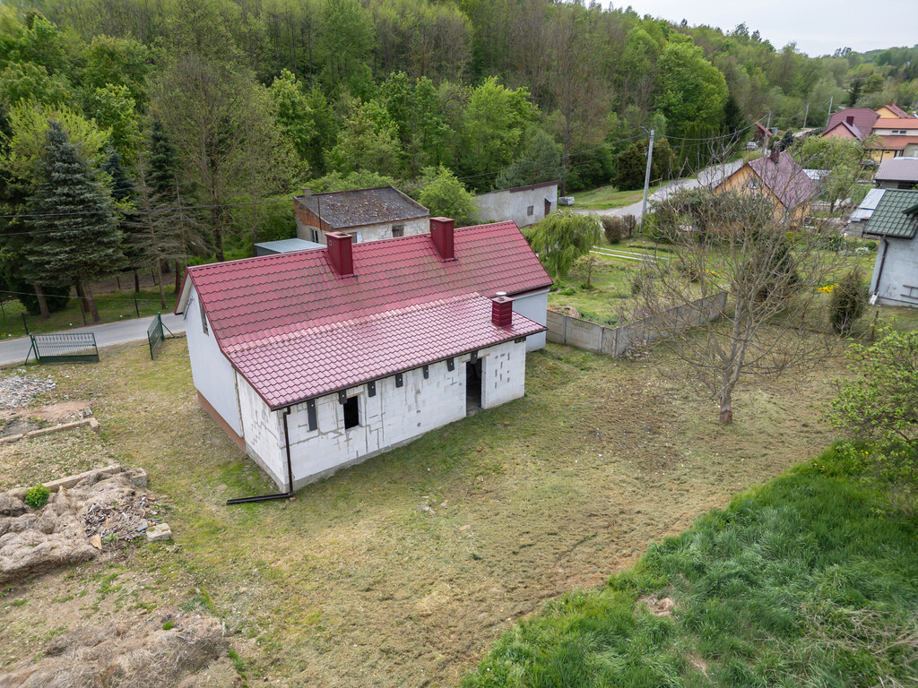 Dom 80m2 w trakcie remontu - Jędrzejowice