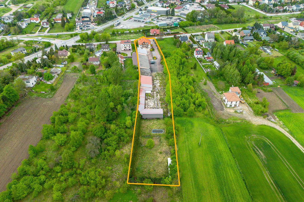 Dom 443m² i baza pod firmę przy trasie S7