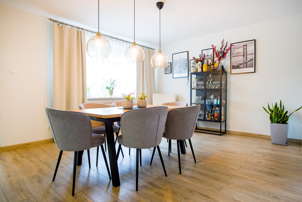 Dom 443m² i baza pod firmę przy trasie S7