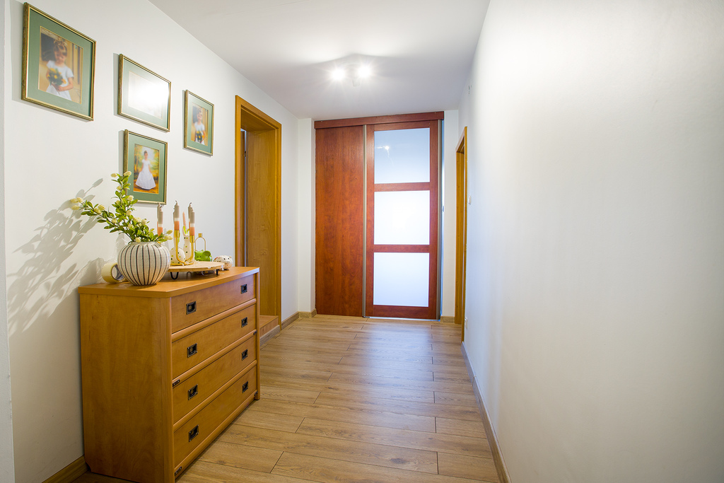 Dom 443m² i baza pod firmę przy trasie S7