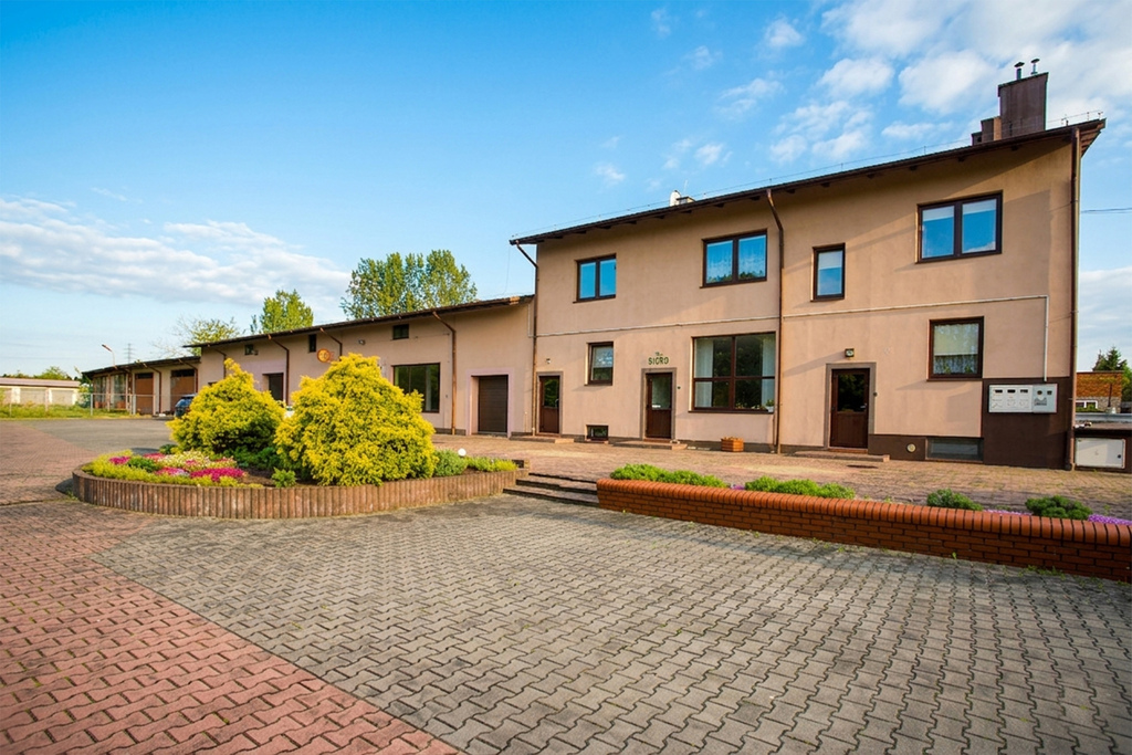Dom 443m² i baza pod firmę przy trasie S7
