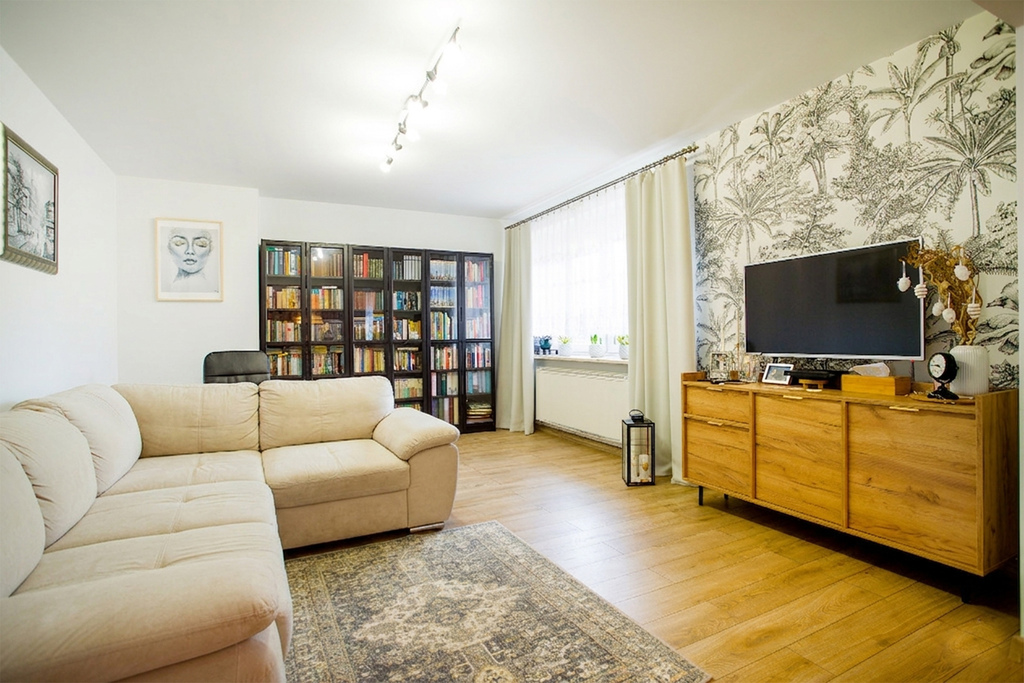 Dom 443m² i baza pod firmę przy trasie S7