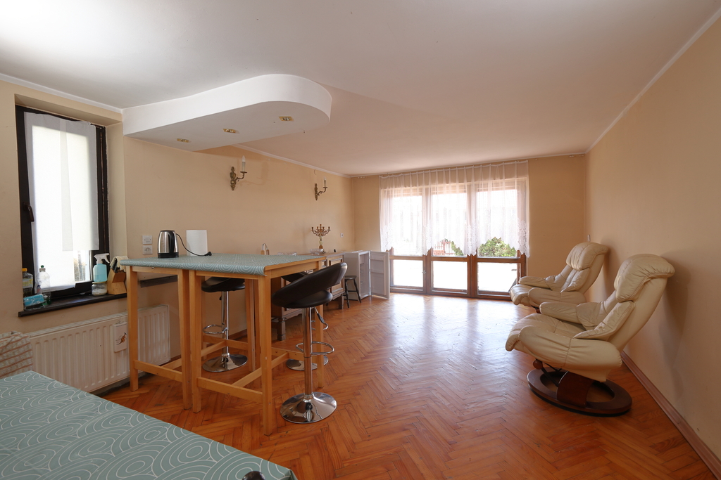Posiadłość z halami 1030 m² | Długomiłowice