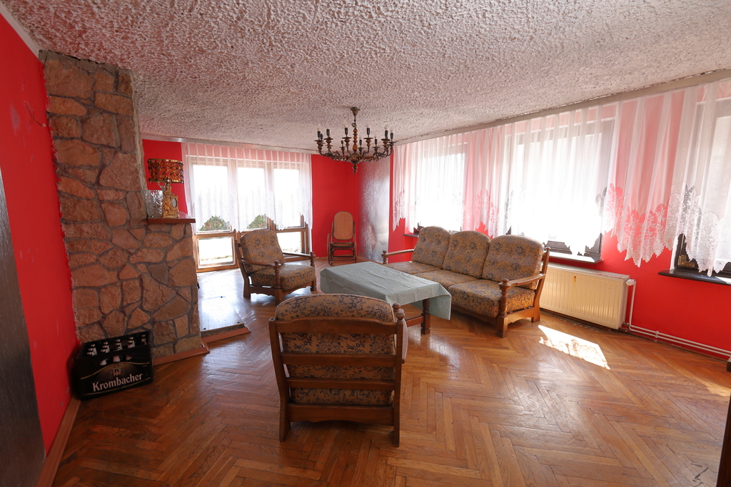 Posiadłość z halami 1030 m² | Długomiłowice