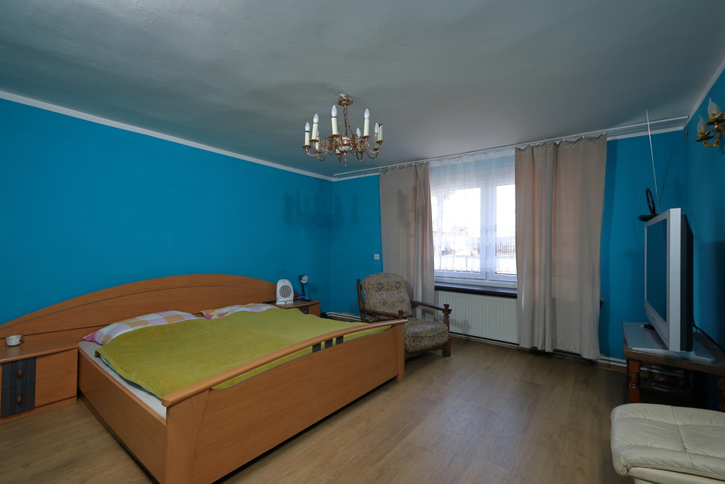 Posiadłość z halami 1030 m² | Długomiłowice