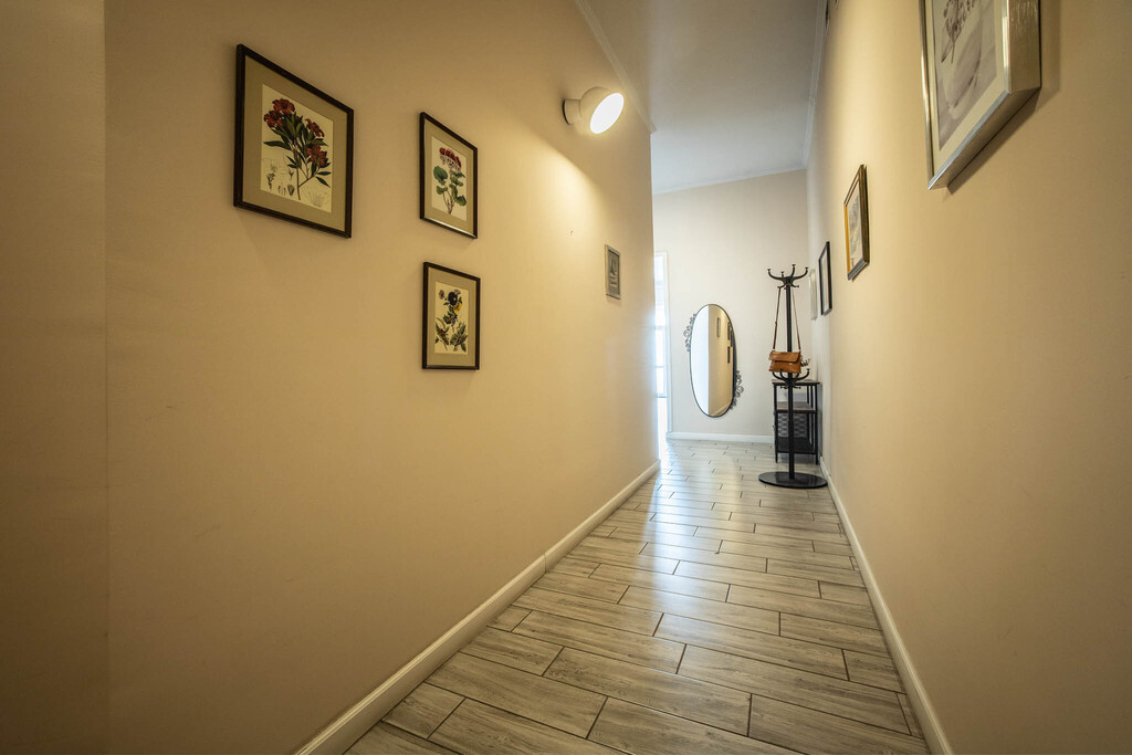 Lokal medyczny 89, 81 m² z witryną w kamienicy