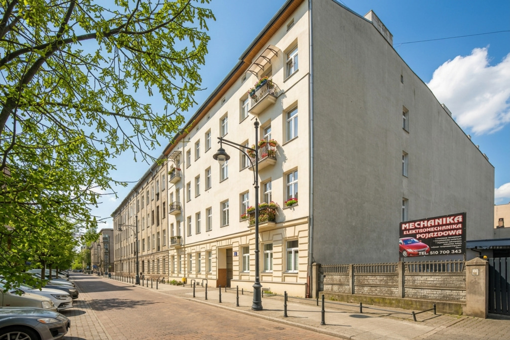 Mieszkanie w kamienicy – 4 pokoje, do aranżacji