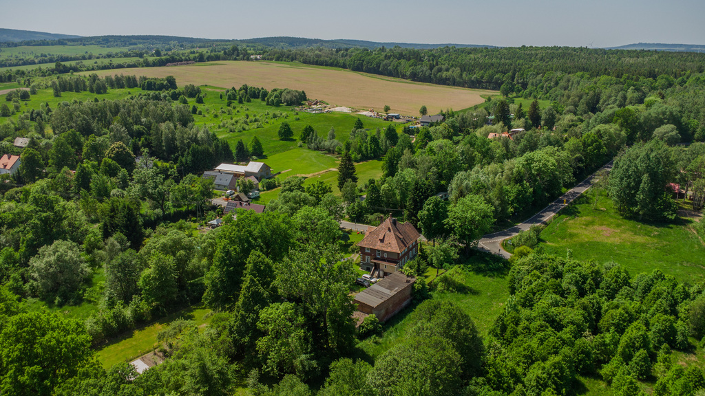Działka budowlana w otoczeniu gór