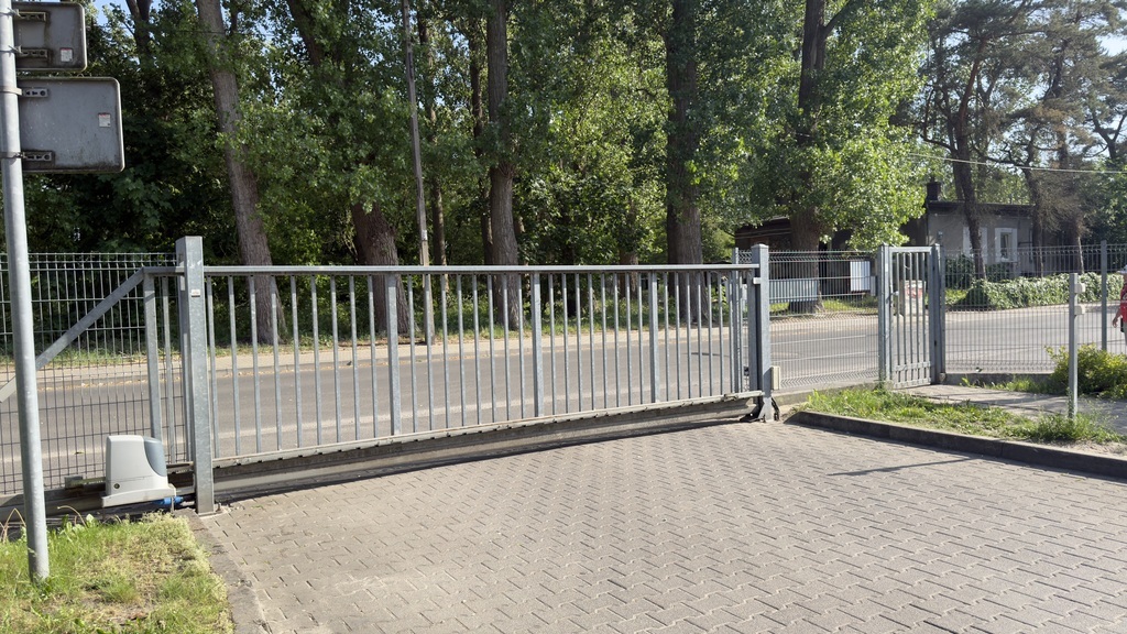 Ogromna kawalerka Czynsz 200 zł