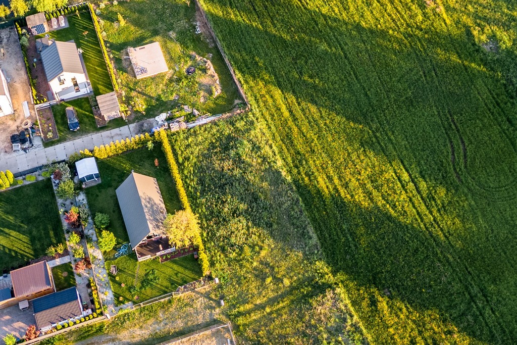 Działka budowlana w sąsiedztwie jeziora