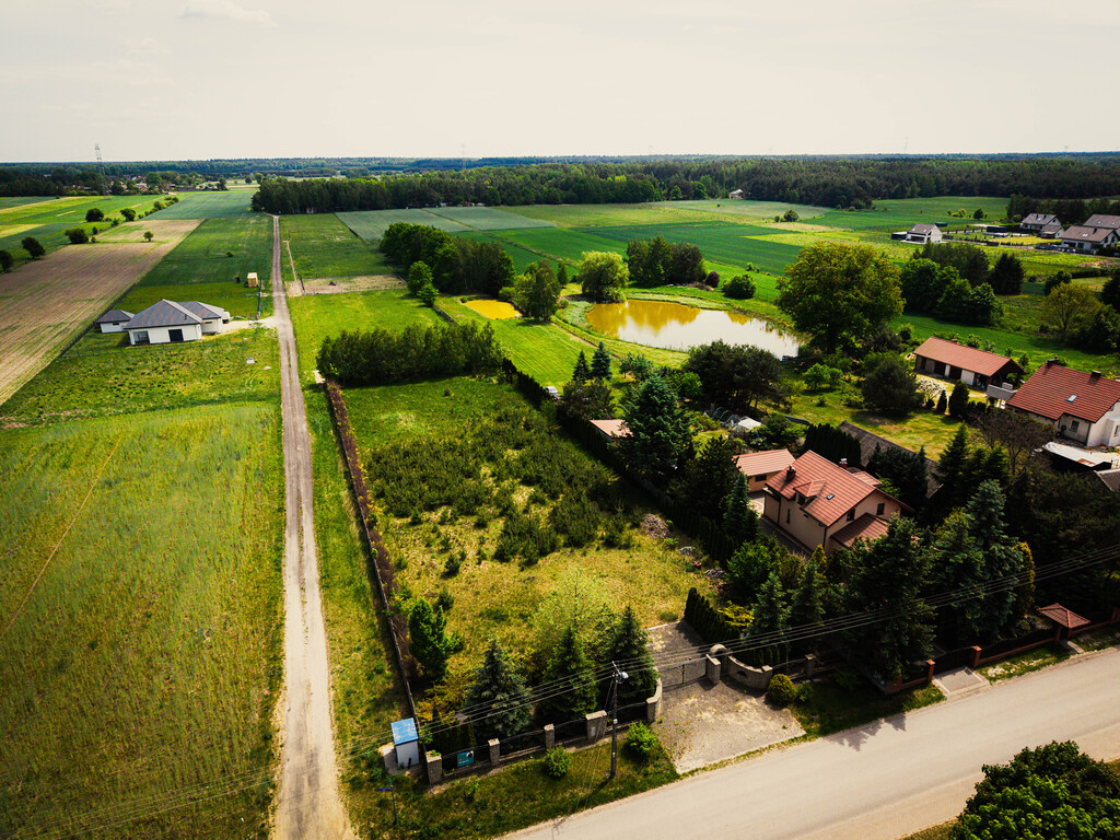 Działka budowlana 3132 m² z ogrodzeniem i mediami