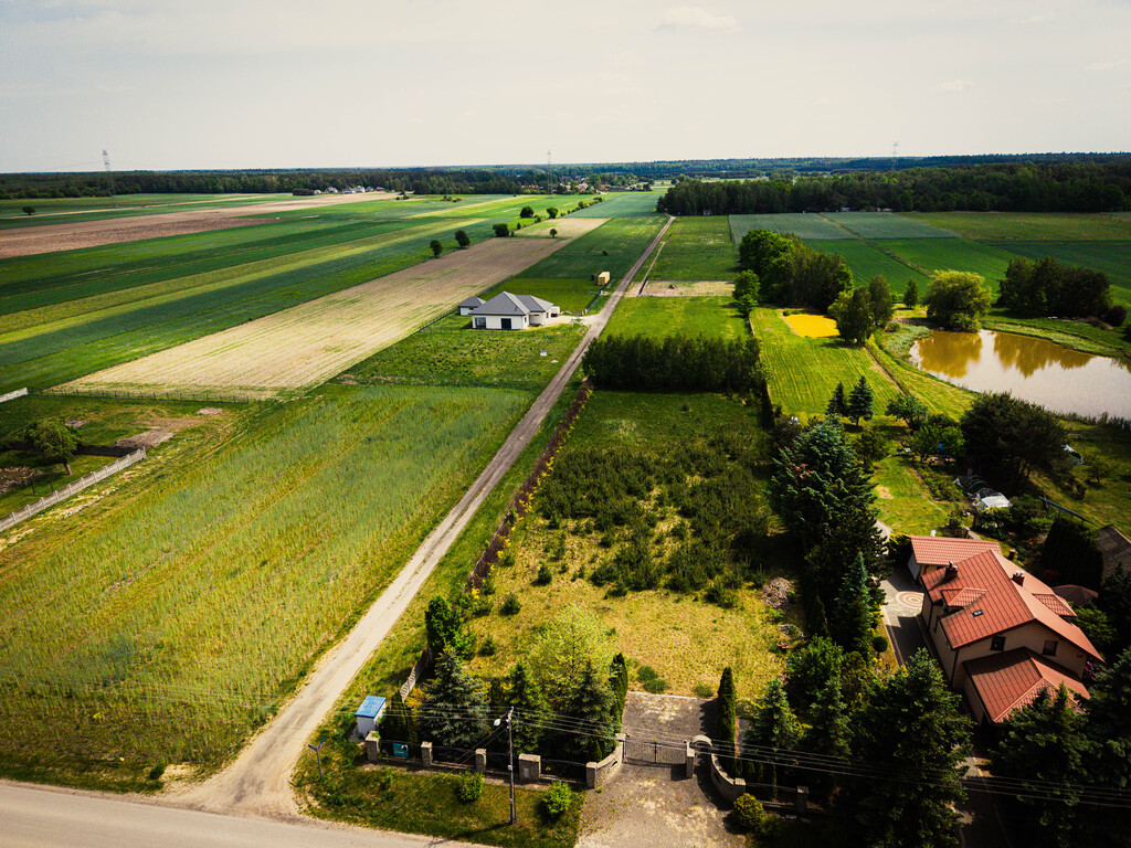 Działka budowlana 3132 m² z ogrodzeniem i mediami